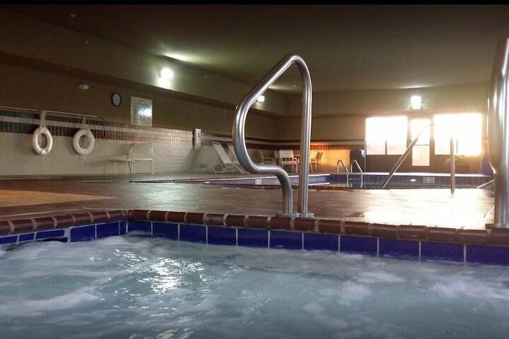 Hotel Pool