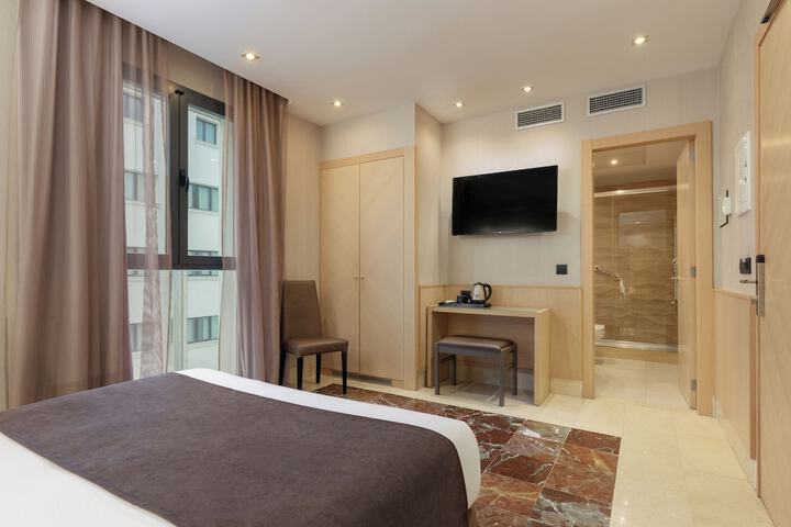 Room 15 of 114