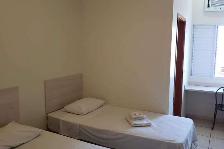 Room 8 of 33