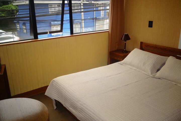 Room 4 of 37