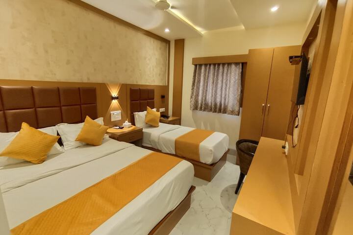 Room 28 of 37