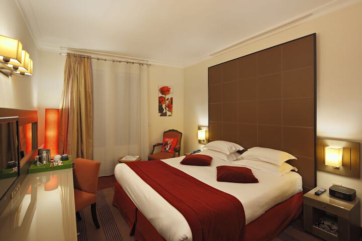 Room 5 of 33