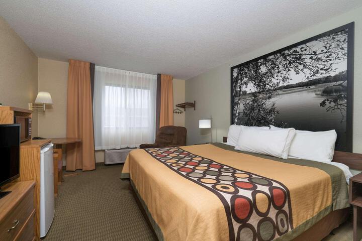1 King Bed (2 of 5)