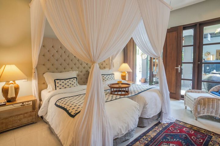 Room 4 of 38