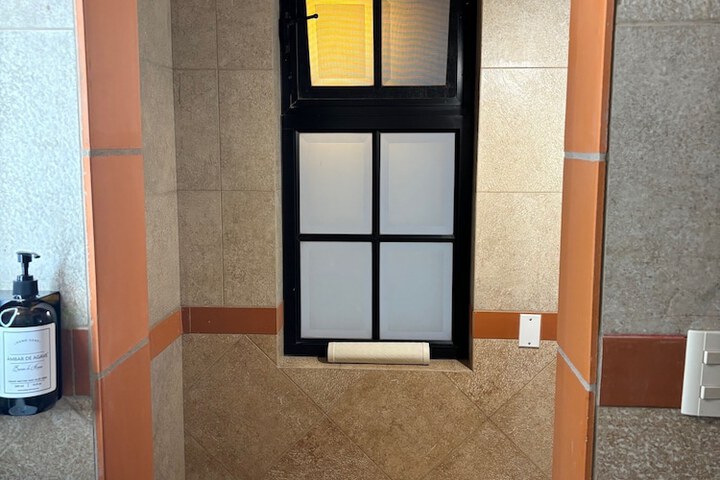 Room 71 of 150