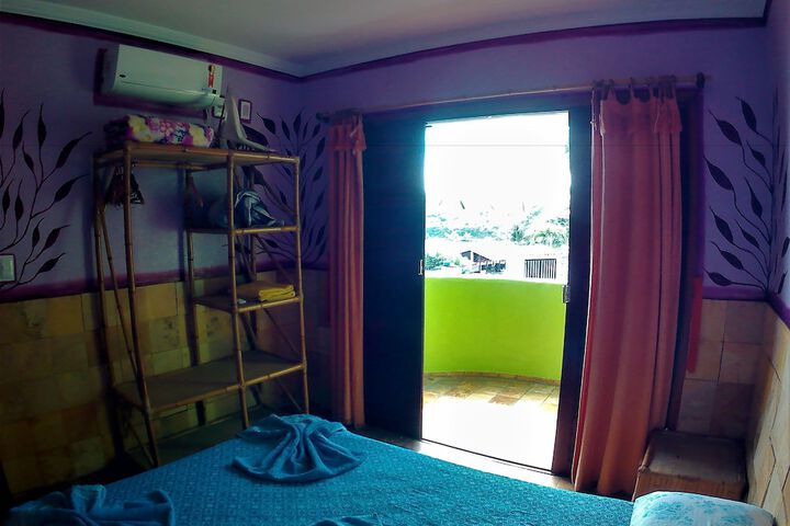 Room 8 of 122