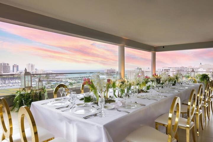 Ballroom/Hall 102 of 137