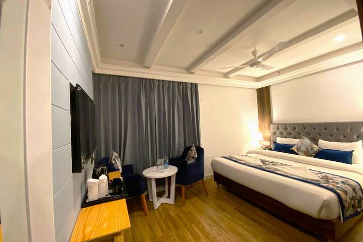 Room 14 of 53
