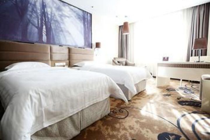 Room 4 of 24