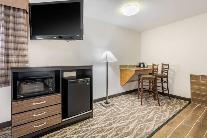 Room 40 of 65