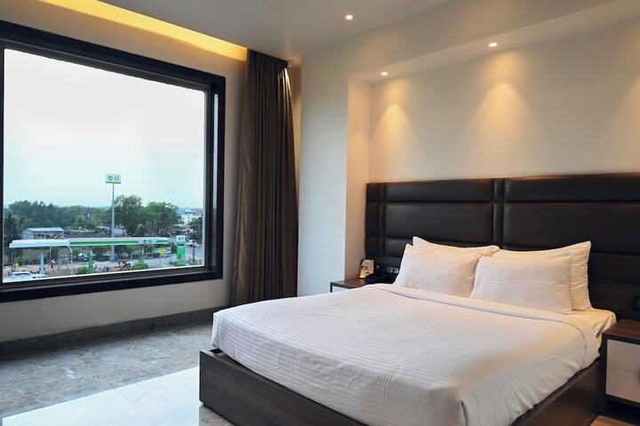 Room 8 of 30
