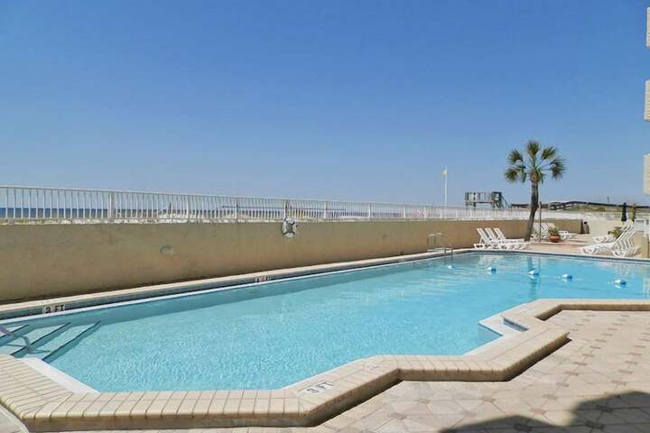 Pool 10 of 21