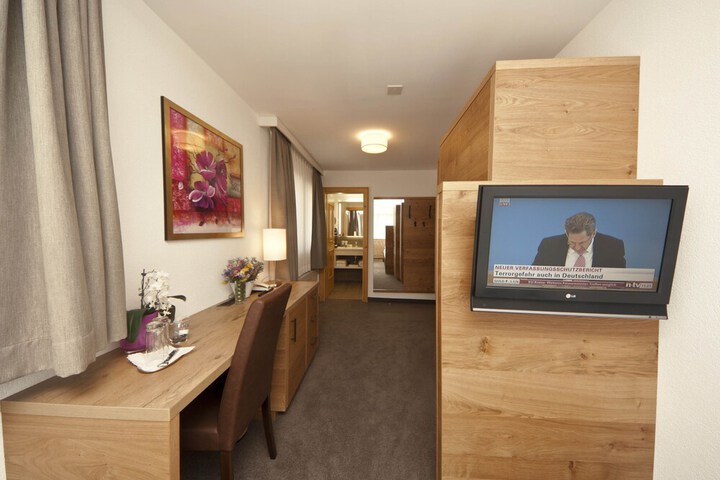 Room 32 of 57