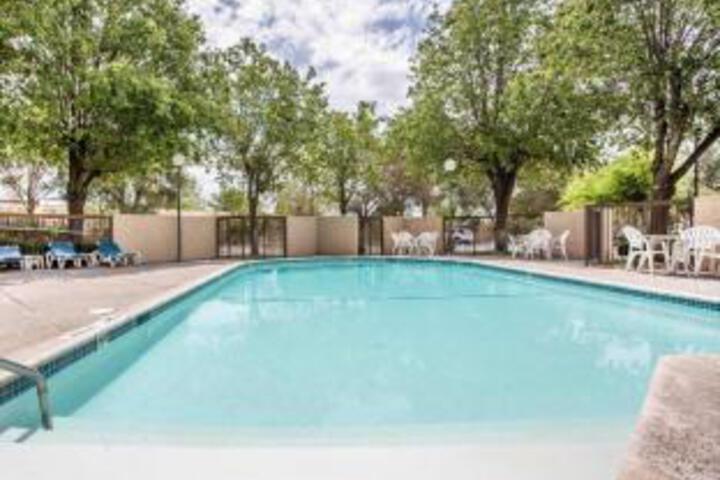 Pool 2 of 6