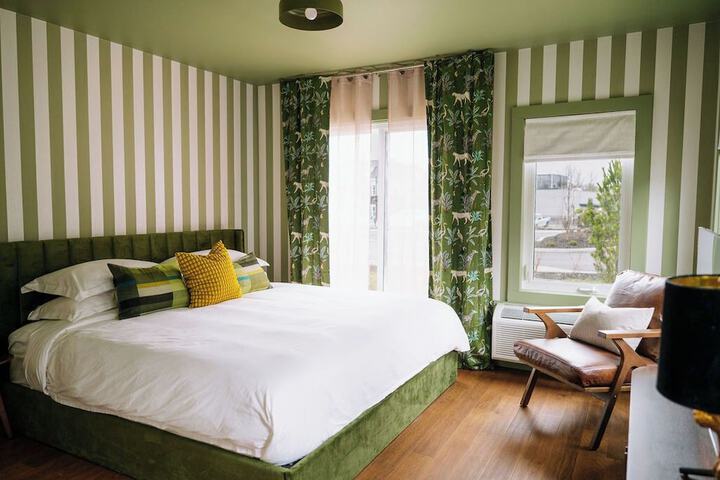 Room 25 of 65