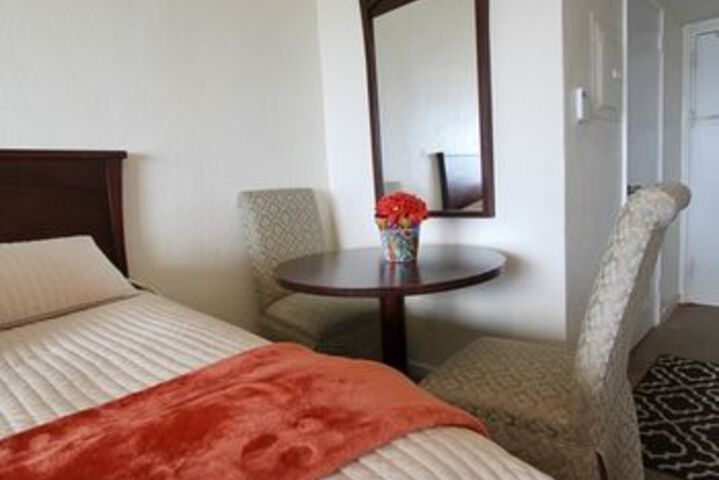 Hotel Suite Photo