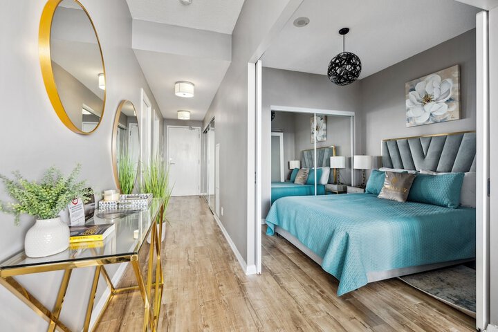 Room 10 of 195