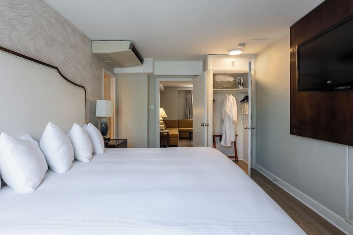 Room 34 of 67