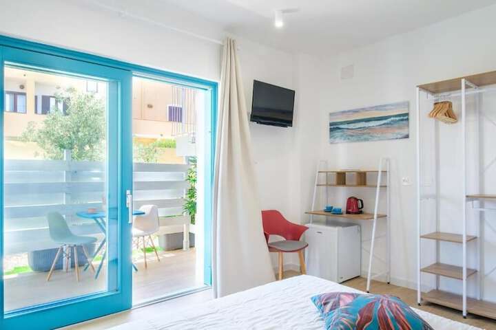 Room 3 of 53