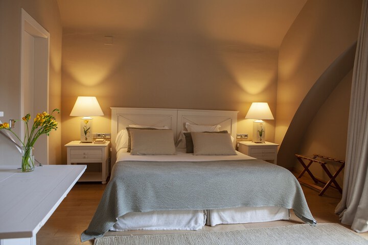 Room 4 of 35