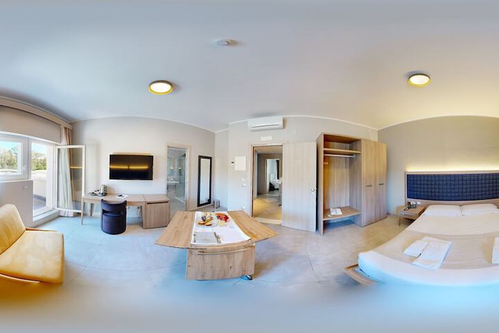 Room 14 of 39
