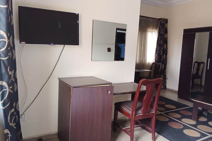 Room 19 of 39