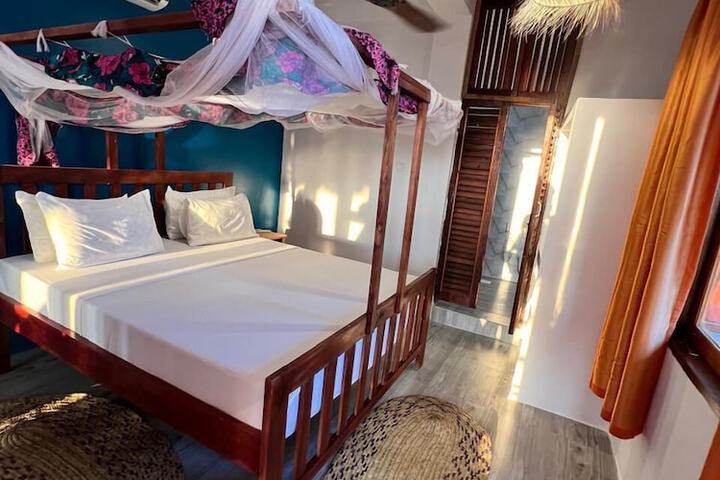 Room 44 of 162