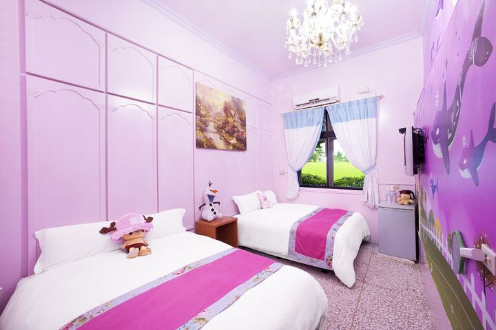 Room 3 of 70