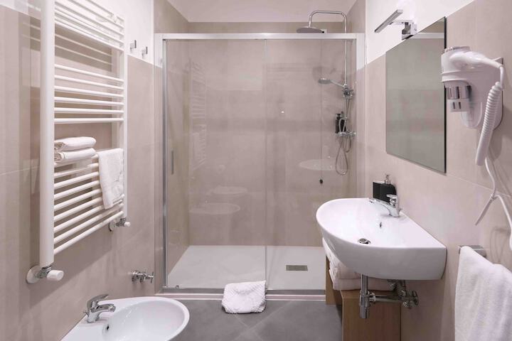 Room 14 of 40