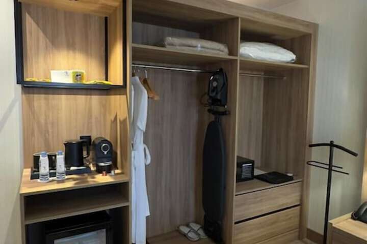 Room 50 of 86