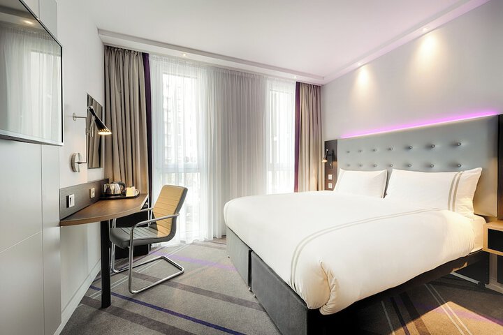 Room 3 of 25