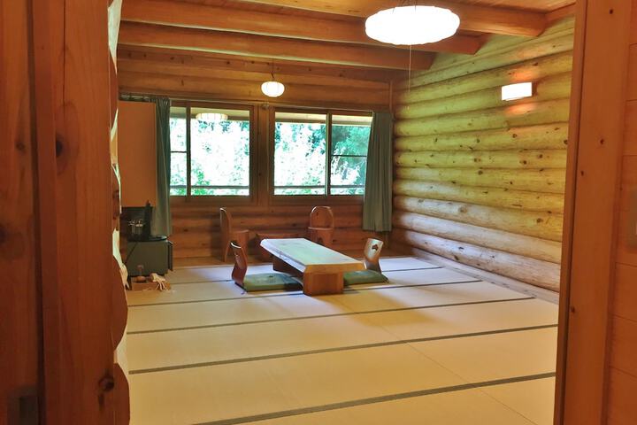 Room 4 of 50