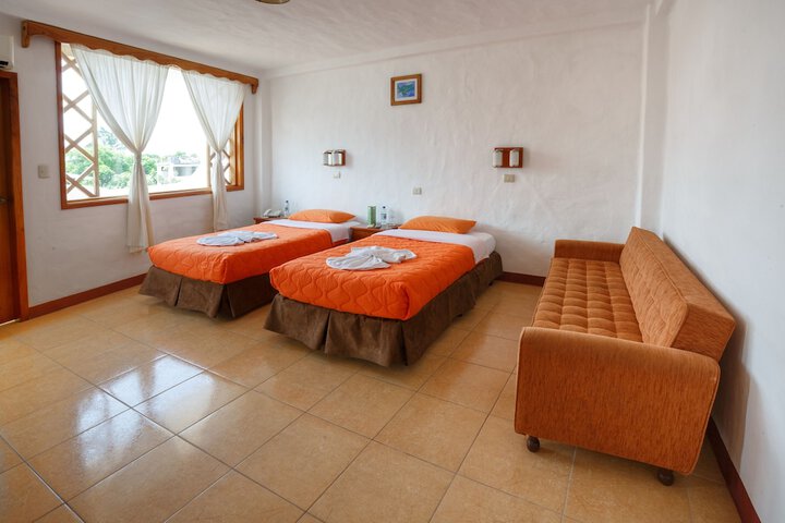Room 6 of 16