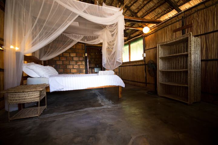 Room 3 of 40