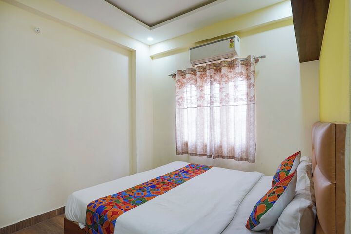 Room 10 of 27