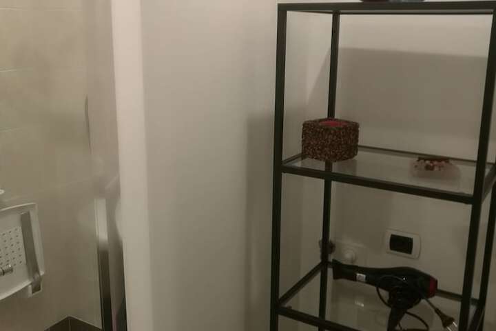 Room 60 of 98