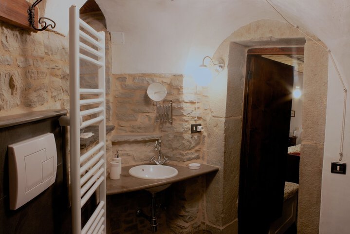 Room 28 of 62