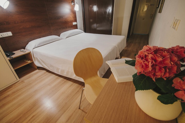 Room 13 of 52