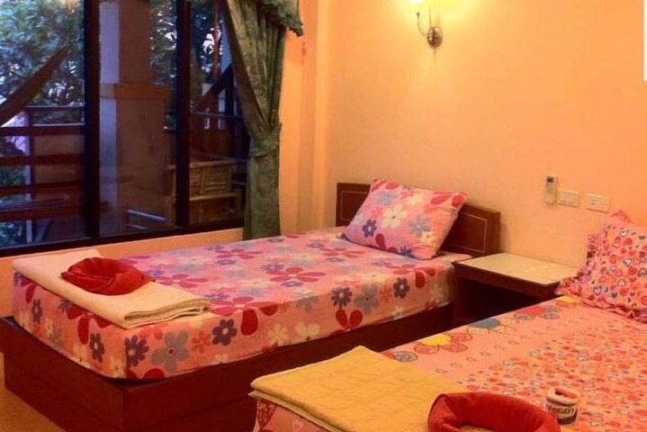 Room 14 of 36