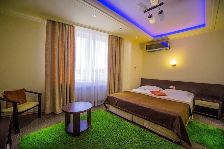 Room 7 of 35