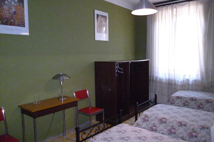 Room 16 of 37