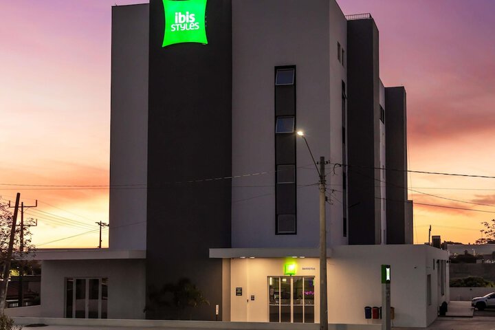 Hotel 37 of 38