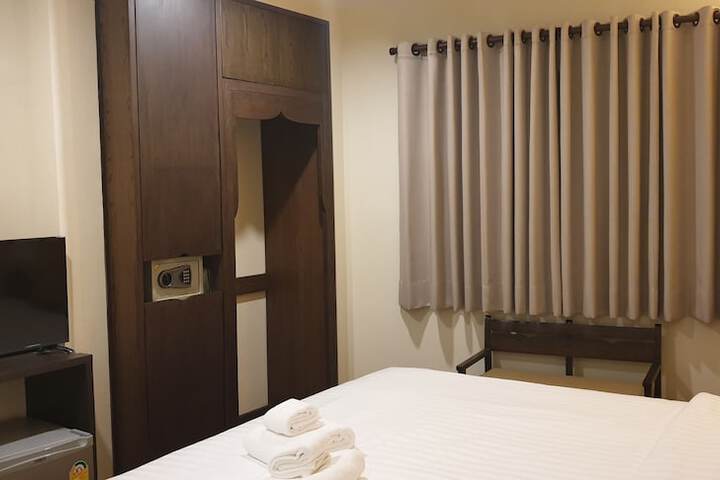 Room 5 of 43