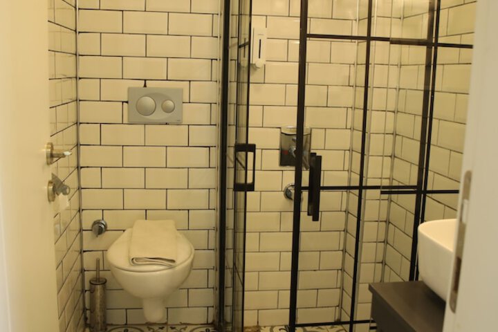 Room 34 of 34