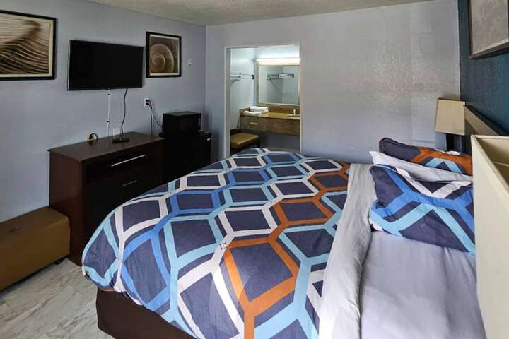 Room 26 of 66