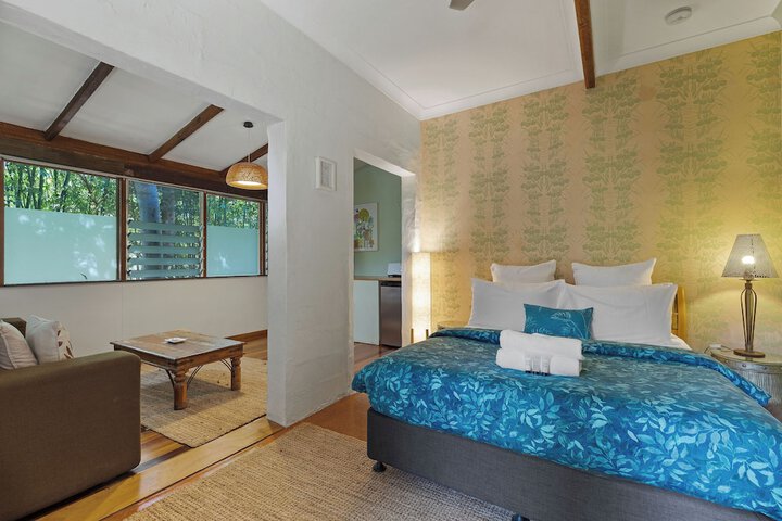 Room 8 of 72