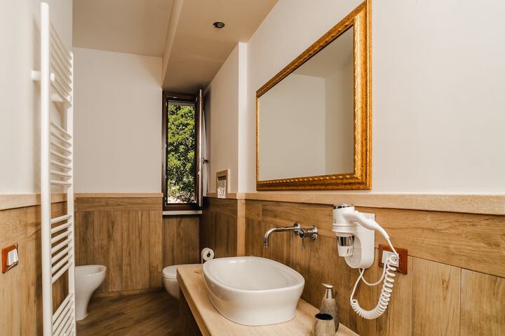 Clean Restrooms