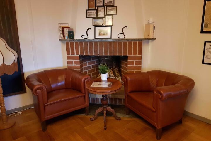 Lounge 118 of 176