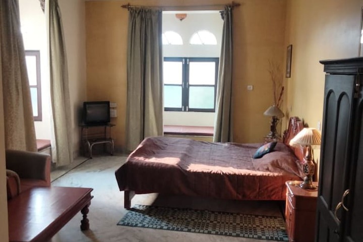 Room 3 of 13