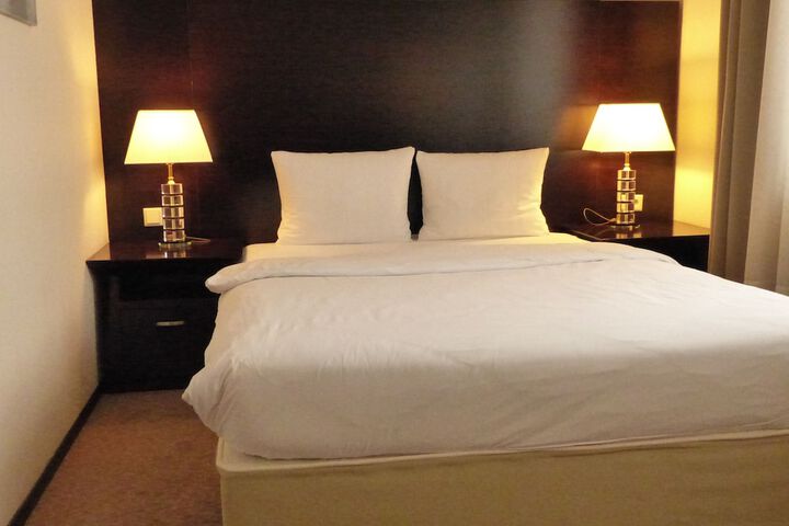 Room 5 of 40